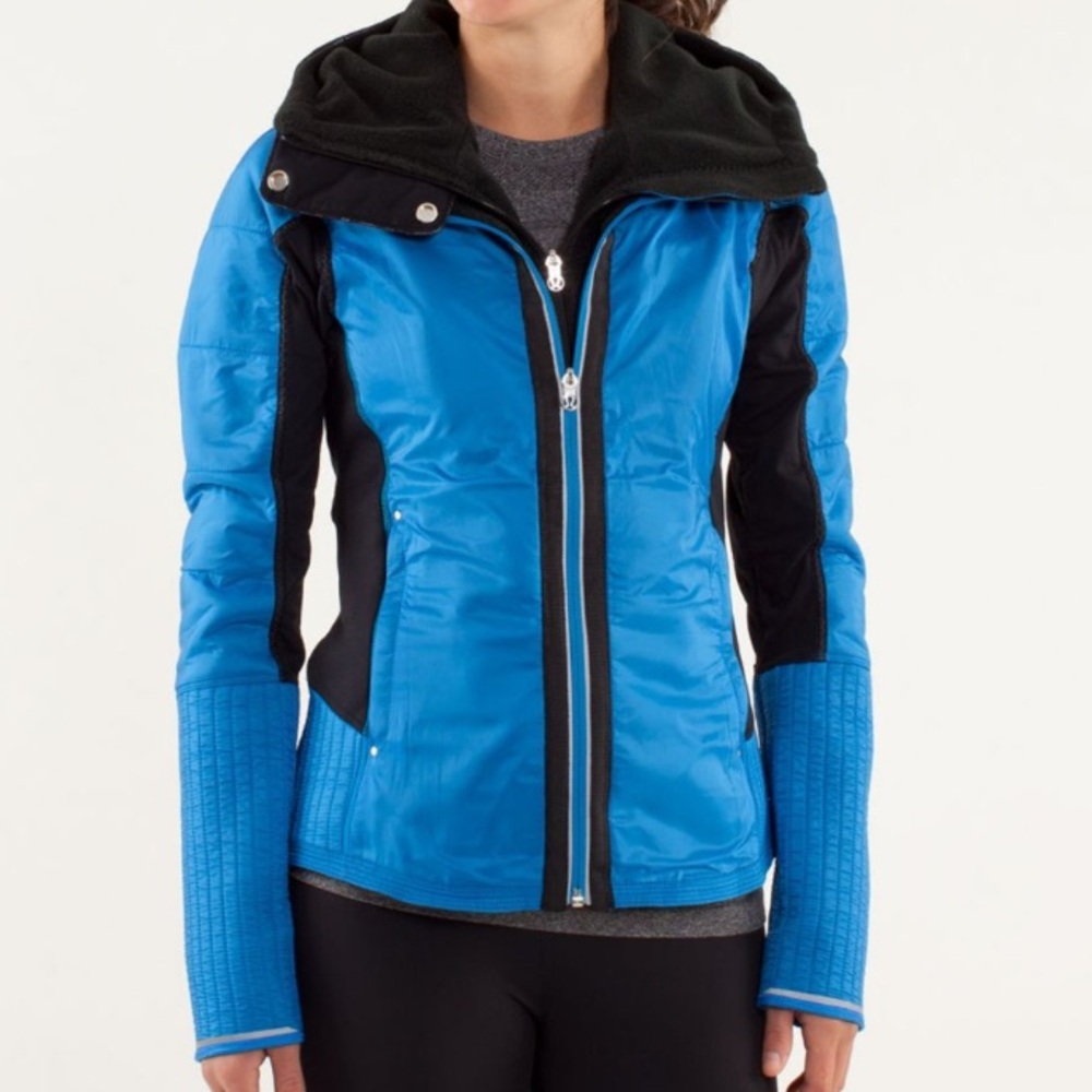 Lululemon Run: Bundle Up Jacket size 6 Black and Blue